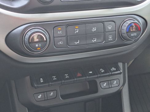 Used 2022 Chevrolet Colorado ZR2 AWD/4WD image 26
