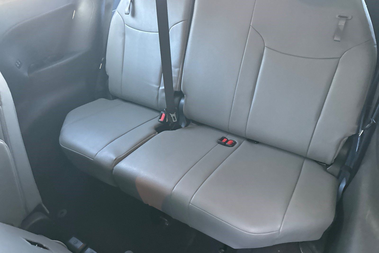 Used 2026 Toyota Sienna XLE FWD image 34