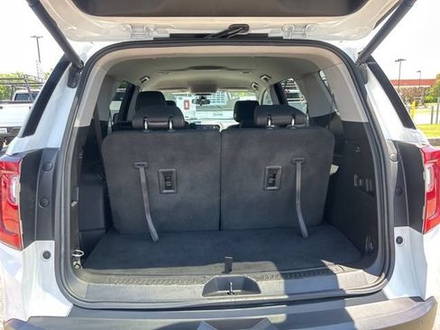 Used 2022 GMC Acadia SLE w/ Driver Convenience Package FWD image 31