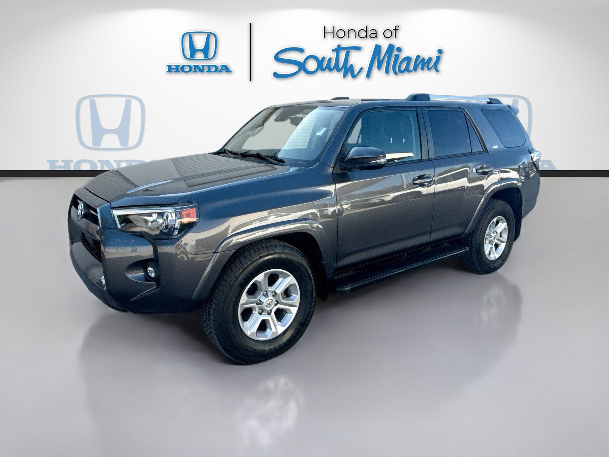 Used 2021 Toyota 4Runner SR5 Premium w/ Moonroof Package RWD image 3