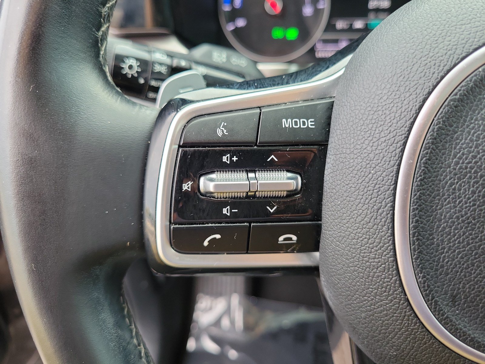 Used 2022 Kia Sorento EX w/ Panoramic Sunroof Package FWD image 18