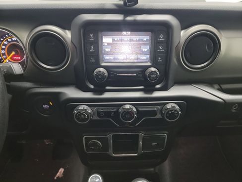 Used 2018 Jeep Wrangler Unlimited Sport image 21