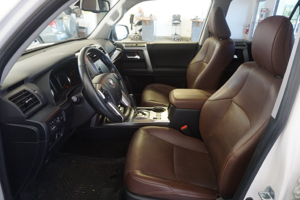 Used 2023 Toyota 4Runner Limited AWD/4WD image 21