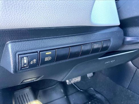 Certified 2023 Toyota Corolla SE w/ SE Premium Package image 33