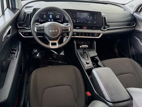 Used 2023 Kia Sportage LX image 17