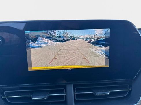 Used 2024 Chevrolet Trax ACTIV w/ Sunroof Package image 26