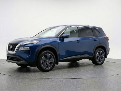 Used 2025 Nissan Rogue SV AWD/4WD image 3