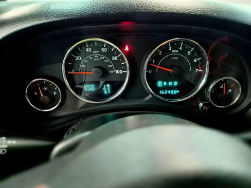 Used 2014 Jeep Wrangler Unlimited Sport w/ Quick Order Package 24S AWD/4WD image 16