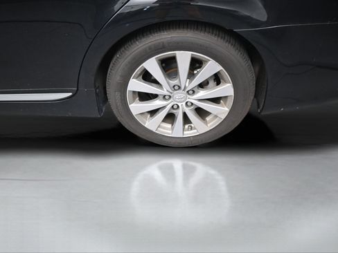 Used 2011 Toyota Avalon Limited FWD image 35