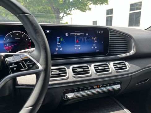 Certified 2025 Mercedes-Benz GLE 350 4MATIC image 32
