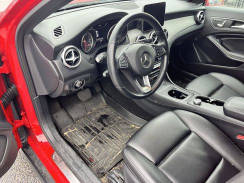 Used 2019 Mercedes-Benz GLA 250 4MATIC image 11
