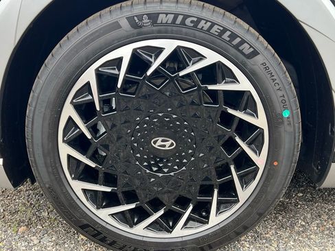 New 2024 Hyundai Ioniq 5 Limited image 9