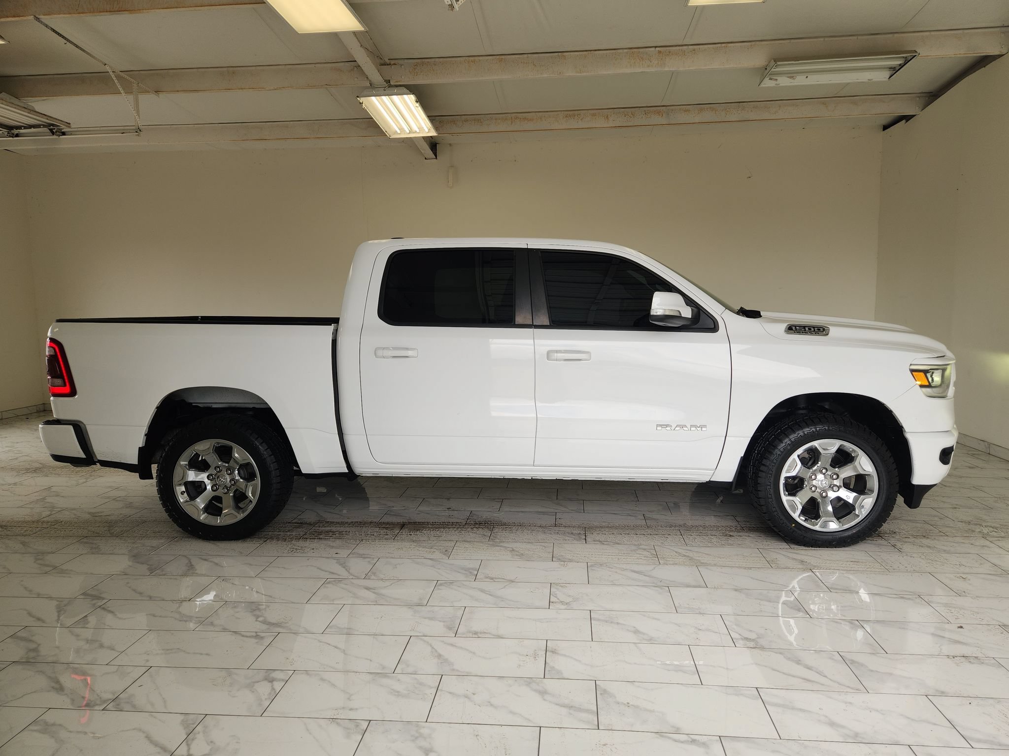 Used 2019 RAM 1500 Big Horn AWD/4WD image 4