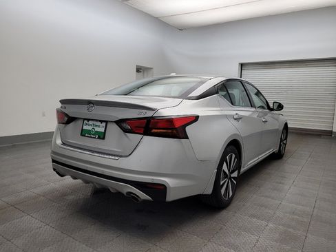 Used 2020 Nissan Altima 2.5 SV image 9