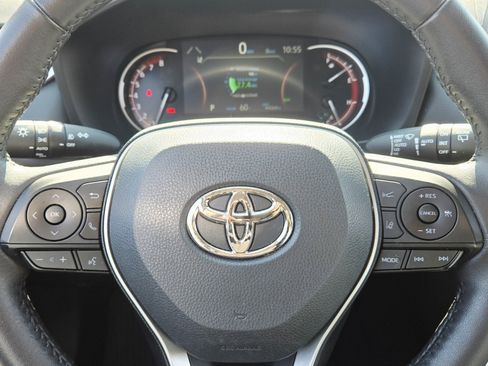 Used 2023 Toyota RAV4 XLE Premium image 25
