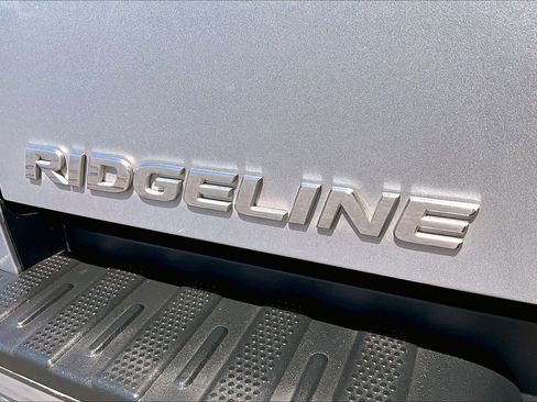 Used 2017 Honda Ridgeline RTL image 9