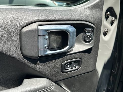 Used 2023 Jeep Wrangler Unlimited Sahara w/ Cold Weather Group AWD/4WD image 10