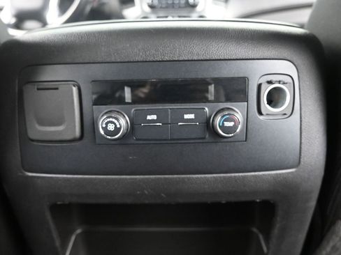 Used 2019 Chevrolet Suburban LT AWD/4WD image 16