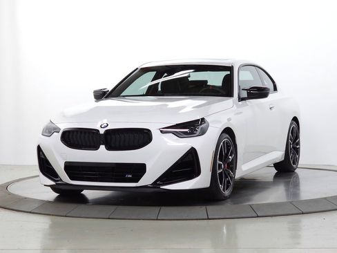 Used 2026 BMW M240i xDrive Coupe AWD/4WD image 4