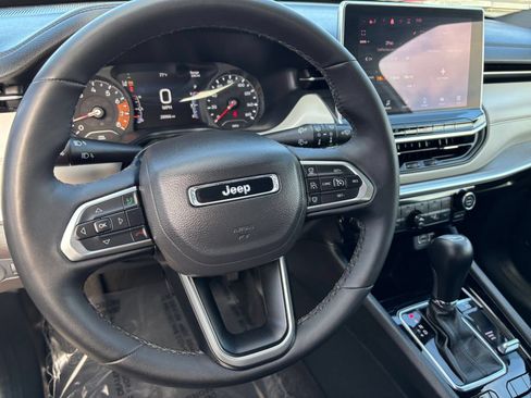 Used 2025 Jeep Compass Limited AWD/4WD image 29