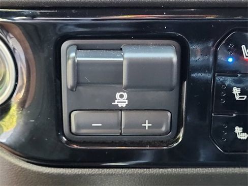 Used 2023 Chevrolet Silverado 1500 High Country w/ High Country Premium Package image 14