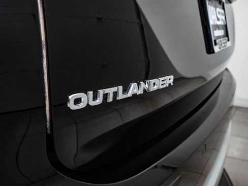 Used 2024 Mitsubishi Outlander SE FWD image 15