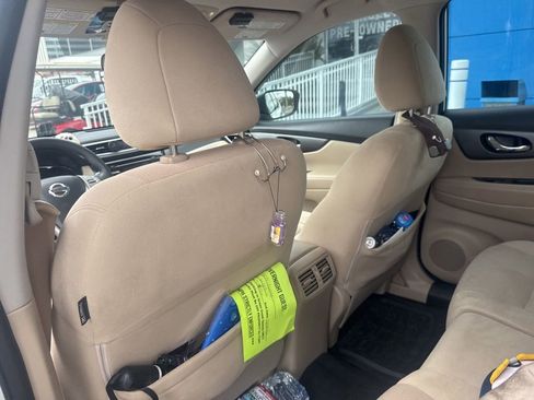 Used 2016 Nissan Rogue S FWD image 11