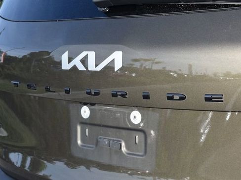 Certified 2022 Kia Telluride SX w/ SX Prestige Package AWD/4WD image 12