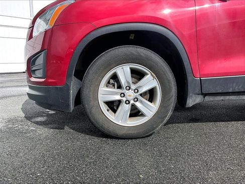 Used 2015 Chevrolet Trax LT w/ LT Plus Package AWD/4WD image 4
