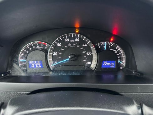 Used 2012 Toyota Camry SE w/ Convenience Pkg FWD image 16