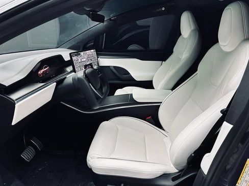 Used 2022 Tesla Model X Plaid AWD/4WD image 16