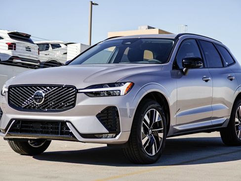 New 2026 Volvo XC60 B5 Plus image 3