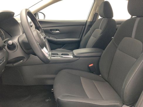 Used 2025 Nissan Sentra SV FWD image 17