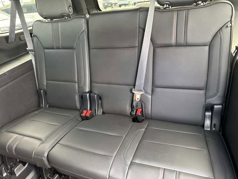 Used 2021 Chevrolet Suburban RST w/ Luxury Package RWD image 15