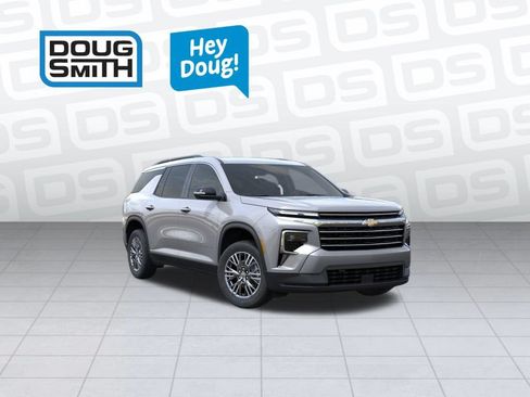 New 2026 Chevrolet Traverse LT w/ Driver Confidence Package AWD/4WD image 1