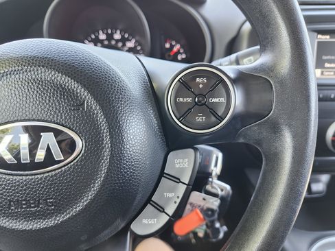 Used 2018 Kia Soul FWD image 8