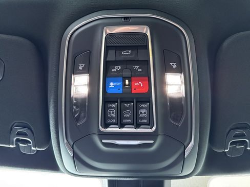 New 2026 Jeep Grand Wagoneer L Limited AWD/4WD image 34