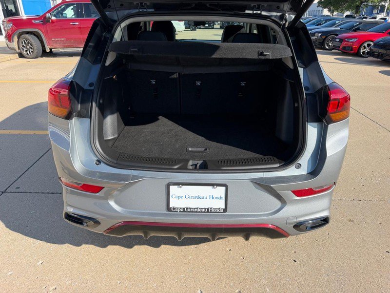 Used 2023 Buick Encore GX Select w/ Sport Touring Package FWD image 4