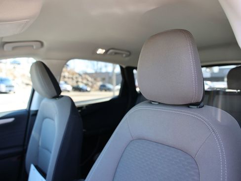 Used 2022 Ford Escape SE w/ Cold Weather Package image 19