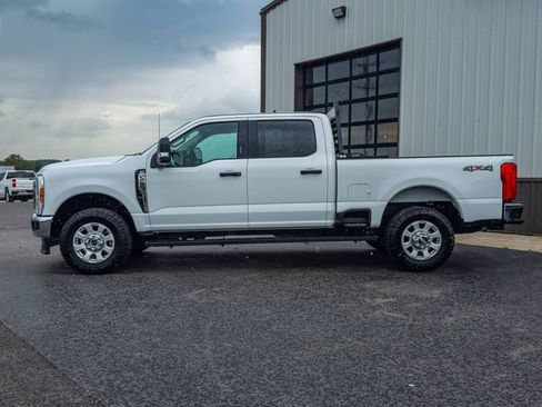Used 2023 Ford F250 XLT AWD/4WD image 2