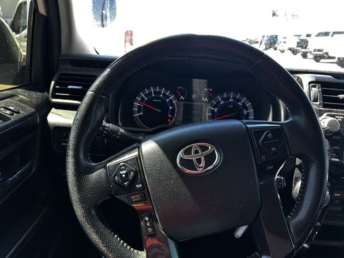 Used 2014 Toyota 4Runner Trail AWD/4WD image 17
