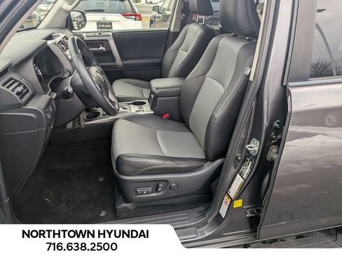 Used 2015 Toyota 4Runner SR5 Premium image 14