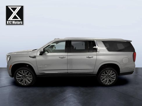 Used 2025 GMC Yukon XL Denali Ultimate AWD/4WD image 5