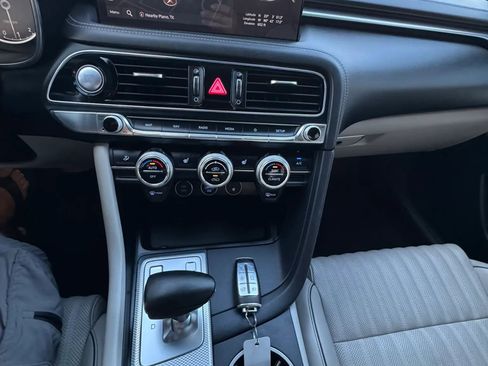 Used 2022 Genesis G70 2.0T w/ Prestige Package RWD image 15