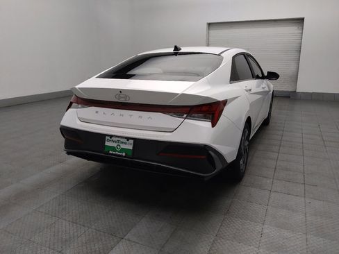 Used 2024 Hyundai Elantra SEL w/ Convenience Package FWD image 9
