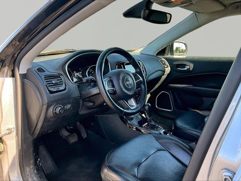 Used 2019 Jeep Compass Limited AWD/4WD image 12