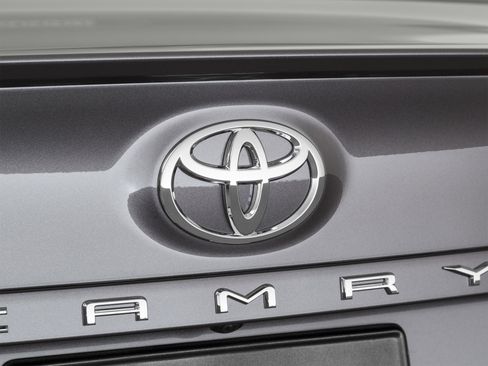 Used 2023 Toyota Camry LE image 57