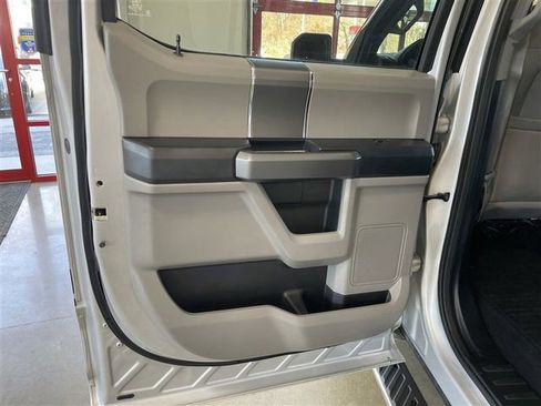 Used 2018 Ford F150 XLT w/ Equipment Group 302A Luxury image 28