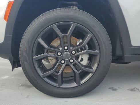 New 2025 Jeep Grand Cherokee Limited image 7