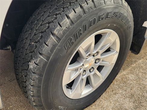 Used 2025 Chevrolet Silverado 1500 LT image 10